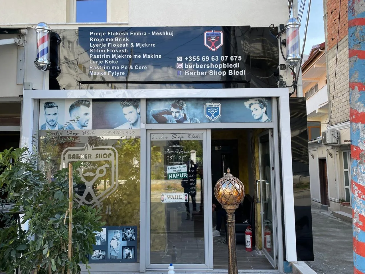 Barber Shop Bledi, punim nga Agolli Reklama