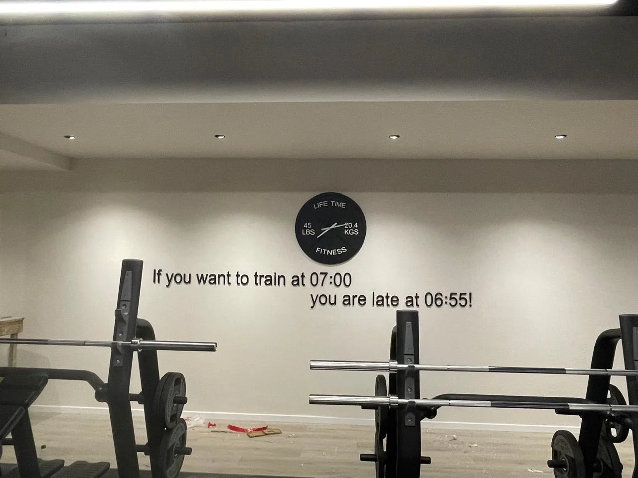 LIFE TIME – Wall Decoration, punim nga Agolli Reklama