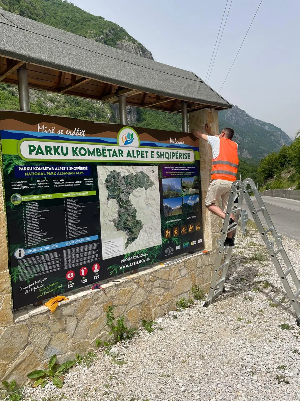 Parku Kombetar Alpet e Shqipërisë, punim nga Agolli Reklama